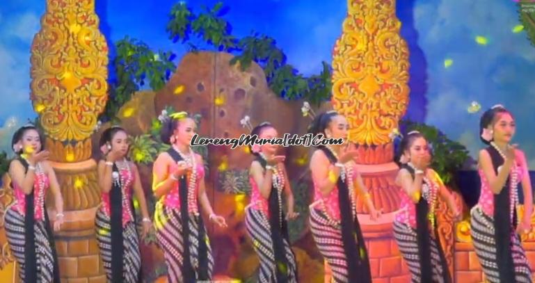 Tari Gambyong dari Kethoprak Kridho Carito pada saat pentas di Desa Sinoman Pati dalam rangka sedekah bumi