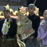 SEDEKAH BUMI KELURAHAN BANGKLE BLORA: TAMPILKAN PUTRA ASLI DAERAH